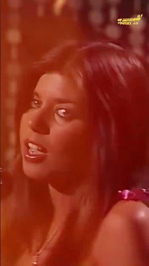 "Jeanette surprises by singing live"