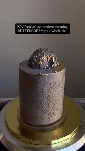 Finally… a moulded creation you can actually eat. 😏 No fondant, No candy melts needed. And before you come at me saying buttercream is too sweet… mine isn’t. (If you wanna know how it tastes… check out my story highlights) It’s a breeze to work with, and some bakers have even called it “a lil too stable.”Loved by bakers in over 165 countries. My Buttercream recipe, video tutorial (along with a vegan recipe card) and troubleshooting guide, are available for purchase through the link in my bio. O