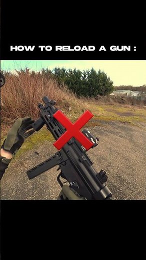 how to reload an airsoft gun #airsoft #airsoftcqb #warzone #fakegun #gaming #callofduty #cod #combat