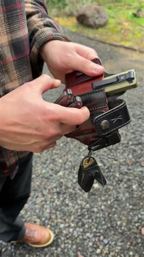 Keep it real with Tale of Knives & MPU XL Tux Flap Everyday Carry Leather Belt Organizer #gear #edc