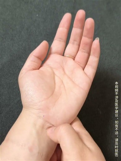 Relieve Upper Right Abdominal Pain and Bloating from Gallstones by Massaging These 4 Spots! #Smal...