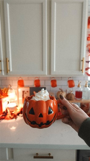 Devon Willo on Instagram: "Hehe @ the end 🥴😤"