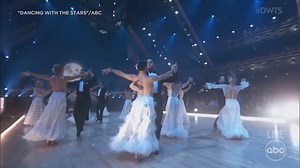 'Dancing with the Stars' pros pay tribute to Len Goodman as judges give first 10s of the season