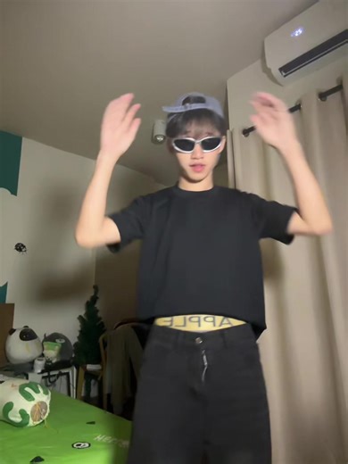 Wanna try apple 🍎?🤪#mlm #dancechallenge #trend #tiktokviral #foryou