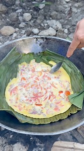 6.5M views · 157K reactions | Life hacks sa pagluto ug scramble egg gamit ra ang dahon sa saging. #fblifestyle | Maritchel Daclan Tumbale | Facebook