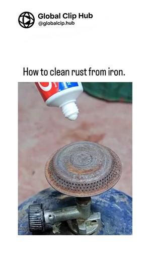 Global CLIP HUB on Instagram: "This viral X-to-Instagram video shows a surprisingly satisfying hack — removing rust from a gas stove burner using something found in almost every bathroom: Colgate toothpaste. In the 59-second clip, toothpaste is worked into the corroded metal, acting as a gentle abrasive. It’s followed by baking soda and dish soap, creating a deeper clean that leaves the burner looking polished and renewed. The trick works because toothpaste contains fine silica particles — mild 