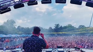 PurpleDiscoMachine playing his remix of Spiller's - Groovejet 💜💜 For more content check out our 24/7 video channels on the Dance TV site and apps!➡️ | House Floor