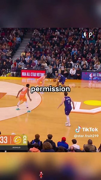 Olaf Wanders at Disneyland Paris' New World of Frozen