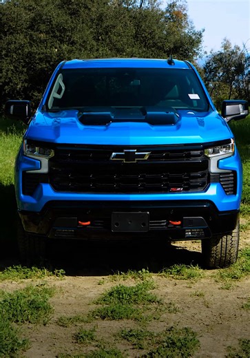 Built to handle the work, made to enjoy the ride. With a spacious Multi-Flex Tailgate, the 2026 Silverado does it all. Feel the power behind the wheel at your local SoCal Chevy dealer. 🎥: 2026 Silverado LT Riptide Blue Metallic