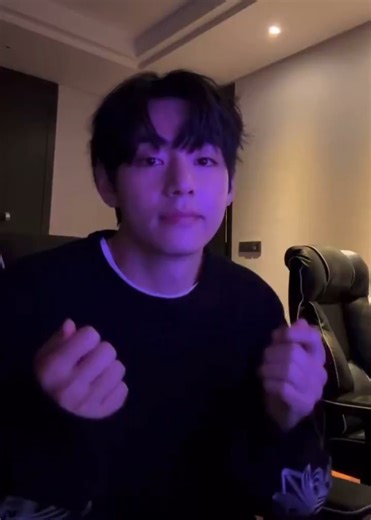 v is LIVE BTS kim teahyung Full Weverse LIVE Today 19.11.2025 BTS v Full Weverse LIVE Today #v