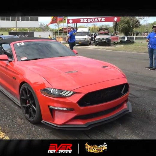 Ford Mustang GT 🆚 Skoda Octavia 🚦 DRAG RACE