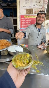 Ye Nasta Sirf Morena Mai Hi Milegi | जलेबी और सब्ज़ी के साथ Sev का Combination | gareebpanda