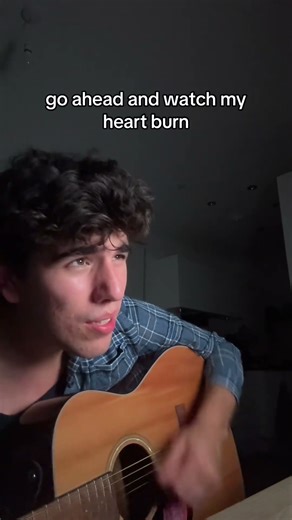 I don’t get why Billie doesn’t like this song! (watch) 🔥 #billieeilish #cover #singing #acoustic