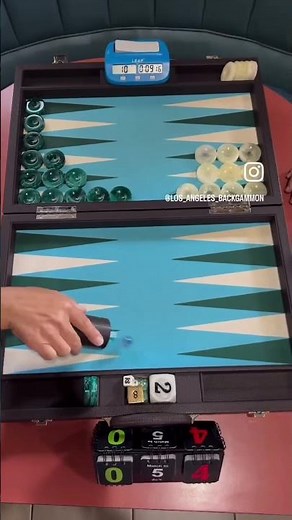 Eytan vs Onnig - EPIC #Backgammon CLASH [Wycliffe Brothers board]! 🎲🎲
