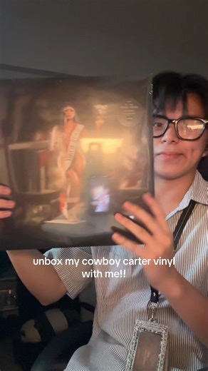 Unboxing Cowboy Carter Vinyl Edition
