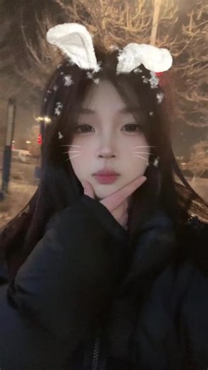 你又打耳洞 又抽烟 又不听话 脸又圆 哎算了你好可爱