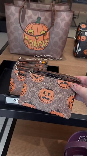 Maria 🩷🧿 on Instagram: "will you be shopping the new coach outlet halloween collection 🐈‍⬛👻🎃 #halloween #coach #coachoutlet #halloweencollection #purse #purselover"
