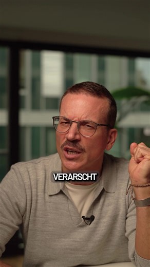 15% weniger Rente trotz gleichem Verdienst und gleichem Beitrag. Was haltet Ihr davon? Die Rente ist doch sicher oder nicht? 😉 Folge mir für Versicherungs- und Finanztipps :)