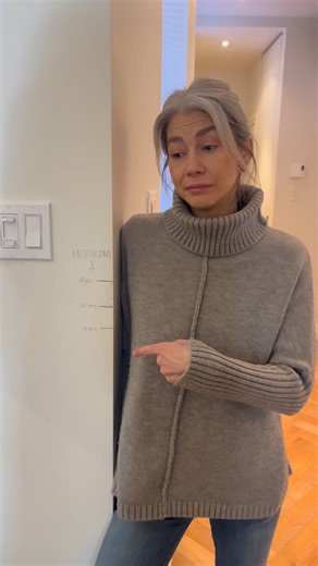Mélanie Savard on Instagram: "L’évolution de mes seins… Mieux vaut en rire qu’en pleurer!! #reelhumour #femme40ansetplus #autodérision #femmeassumée #bodyconfidence❤️"
