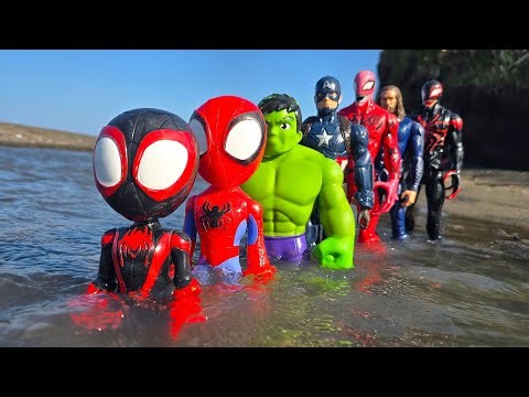 I Found Avengers Action Figure Buried In The Sand! Spider-man, Hulk, Captain America, Red Venom #102