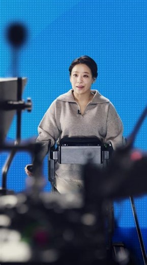 A Weathercaster living with Paraplegia Takes a Brave Stand. 🎤 On the International Day of Persons with Disabilities, an unforgettable moment unfolded during Korea’s 9 p.m. news broadcast—months of training leading to a dream realized. With the support of Hyundai Robotics Lab’s wearable robot X-ble MEX, a woman living with paraplegia rose from her wheelchair and delivered the forecast on her own two feet. A dream once distant became reality before an entire nation—and this is only the beginning.