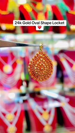 Elegant 24k Gold Oval Shape Locket