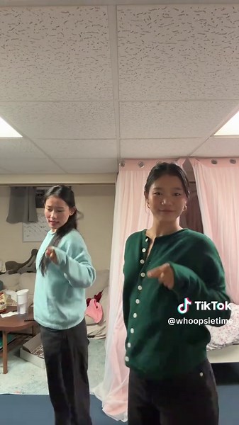 whoopsietime (@whoopsietime)’s videos with original sound - Ray Lee