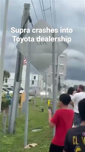 Mk4 Supra crashes into Toyota dealership #mk4 #mk4supra #supra #supramk4 #toyota #toyotasupra #crash