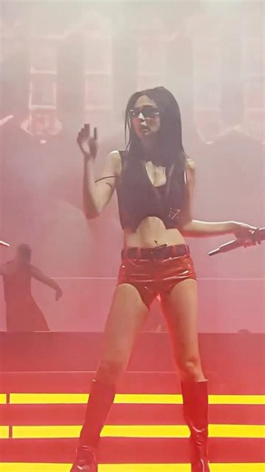 JENNIE Coachella Going From "like JENNIE" to "SOLO" Hits Different 🥹