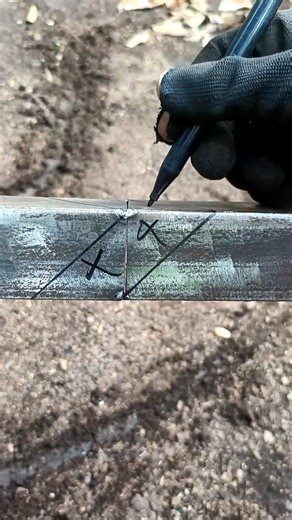 A strong way to connect angle iron that few people know #welder #welding #fabrication #metalwork | Whose today