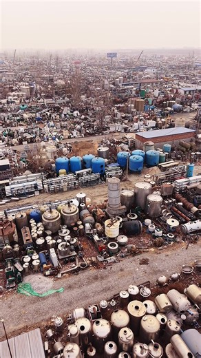 A lamp inspection machine is an essential step in inspecting pharmaceuticals, food, and chemical products.灯检机是检测药品，食品，化工，必不可少的一环。#灯检机: Lamp inspection machine / Visual inspection machine#制药设备: Pharmaceutical machinery / Pharmaceutical equipment#智能灯检机: Intelligent lamp inspection machine / Smart visual inspection system#东富龙 #梁山二手设备市场 #梁山 #药品检测设备 #仓库现货 #二手设备 #安瓿瓶#西林瓶