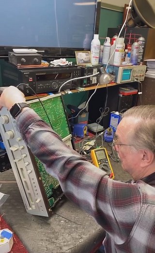 Reparación del Receiver Yamaha CR1040: Un Clásico Vintage