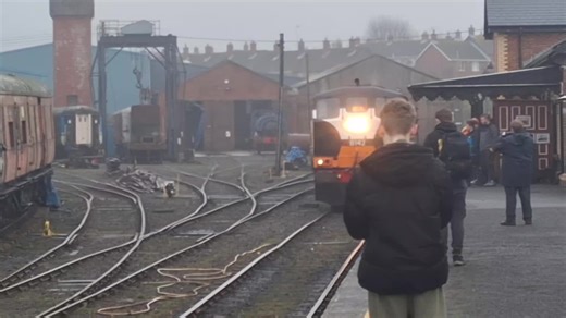 B142 CIÈ class 141 slowly passing whitehead signal box