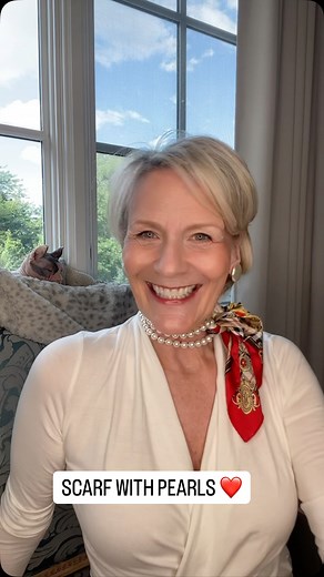 10K views · 10K reactions | Another scarf tie with my 16” pearls from @shopgodfreyallure just to add an extra element to the styling 殺#fyp#style#styleinspo#fashioninspo#stylist#scarf#godfreyallure#accessories #pearls#scarf#timeless#classic#heidikristensen#personalstyle#positivevibes | Heidi Kristensen | Facebook