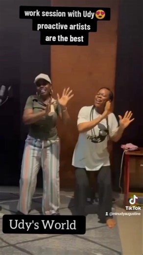 It's fun doing the dance with my artist 😀