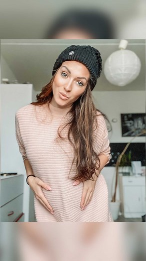 Tereza Večerková on Instagram: "Ze života 😂🙈 . . . Tak už přesně vím, co budu po těhu dělat. 🙏😂 asi si zacvičím, možná , nebo ne? Uvidíme 😂😂😂 . . #zezivota #realita #life #reality #pregnant #tehulka #tehotenstvi #sranda #funnymom #funnyreels #reelsinstagram #fy #foryou #prozasmani #momreels #maminky #mom #czechmum #pupik"