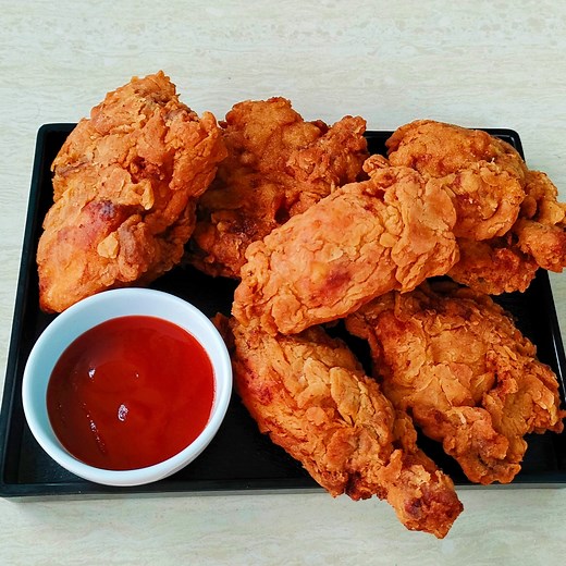 78K views · 440 reactions | KFC স্টাইলে(ঘরে থাকা উপকরণ দিয়ে)ফ্রাইড চিকেন/ চিকেন ফ্রাই তৈরির সবচেয়ে সহজ রেসিপি  #recipe #reels #chicken #chickenfry #KFC #snacks #fypシ #viralvideo #cooking #fb #love #trend #চিকেন #friedchicken #foryouシ | Sheuly's Kitchen | Facebook