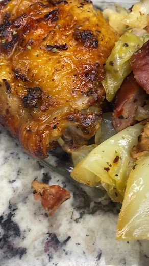 Cabbage 🥬😋🔥 #cabbage #dinnerideas | Sade Thompson