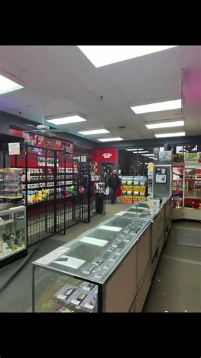 Logan manager of shipping gifted Chris something special 🫡🫡🤘🤘#fyp #gamestore #retrojakesmuncie #retrojakesrichmond #videogames