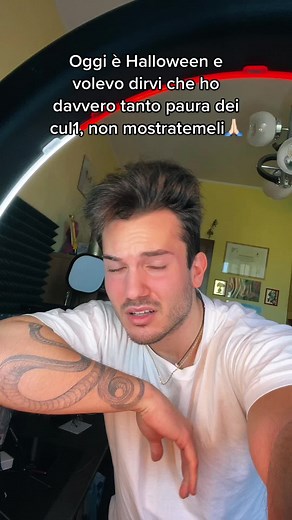 How to Dress Up as a Snake for Halloween