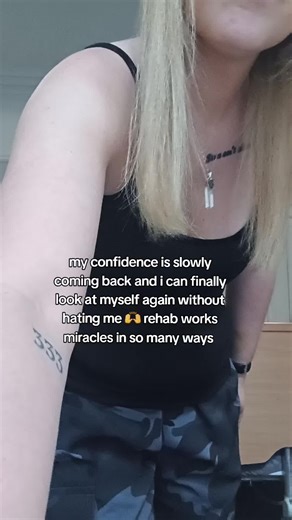 never thought I'd do a video with no filters but the main part is I never thought I could do rehab, it's been extremely hard and I still have 3 weeks left to complete 3 months, I've had massive challenges and wanted to go home but I'm still here, it's one of the best decisions I've ever made and along with the hard work I've never had such a laugh sober before with my peers. I owe this place everything ❤️ I'm so grateful I'm getting to live a life I never thought I'd have #sobriety #rehab #grate