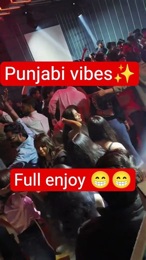 Punjabi club song pe full on dance vibes! 💃🕺