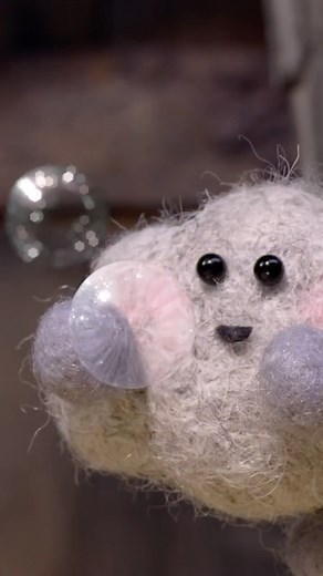 Tweedy & Fluff on Instagram: "﫧 Bubbles 﫧 A Fluff needs to <POP> ! ✨ #fluff #cute #TweedyandFluff #pets #ohFluff #allyouneedisfluff #stopmotion #lifewithpets #bubbles #pop #lovebubbles #poppoppop"