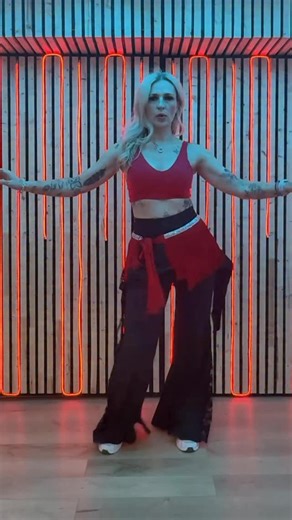 162 reactions · 6 comments | Tutorial time  Start slow, end spicy  1/4# shimmy magic — the faster you go, the smaller your steps. Now practice till you feel unstoppable  #bellydancetutorial #bellydance | Zumba(R) Fitness with Anna Marchenko | Facebook