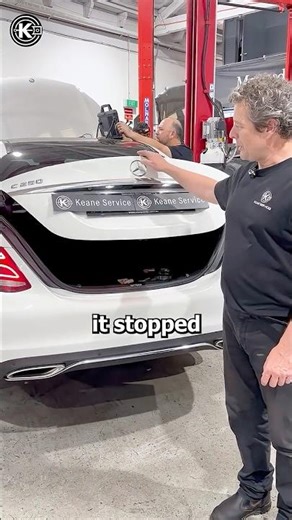 Potential issues with reversing camera and automatic boot #mercedes