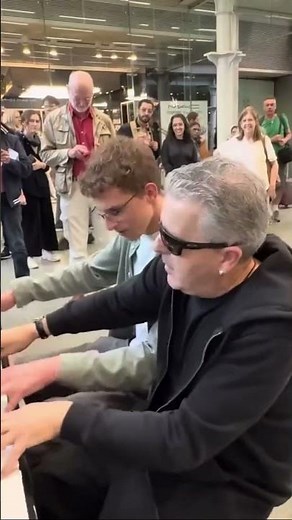 Boogie Woogie four-handed on piano #boogiewoogie