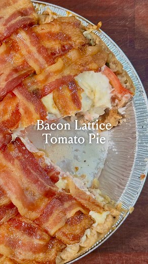 Summer Tomato Pie with Crispy Bacon and Cheesy Filling