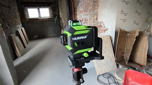 Une luminosité et une précision incroyable 🧰 Niveau laser Huepar 704CG avec support magnétique intégré. ✅ Niveau laser 4x360 auto-nivelant ✅ Batterie Li-ion rechargeable 6600 mAh et port de charge de type C. ✅ Luminosité ajustable : 3 niveaux de réglage de la luminosité. ✅ Idéal pour vos travaux de rénovation, placo, carrelage, installer des photos, des portes, des fenêtres ou des menuiseries de meubles, accrocher du papier peint, etc. ✅ Facile à utiliser Je le veux 👉https://bit.ly/4jE7G7d | H