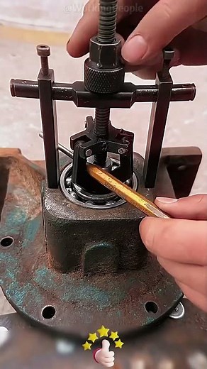 Practical methods for using the three - jaw inner - hole bearing puller tool 🔧⚙️🛠️