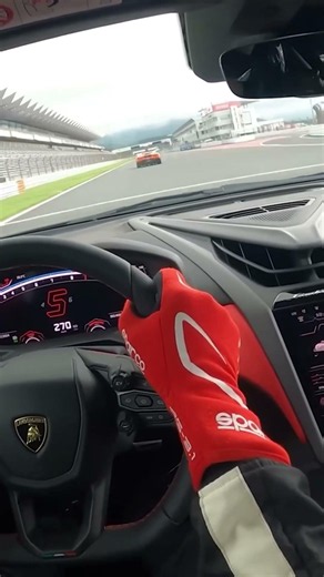 🤣めっちゃ加速するやん🤣🤣#revuelto #レヴエルト #アヴェンタドール #lamborghini #aventador